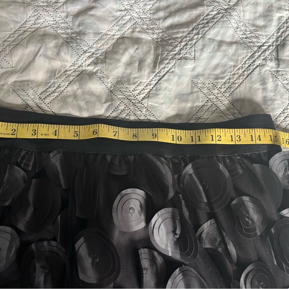NWOT Elegant Black Women's Skirt - Picture 4 of 4